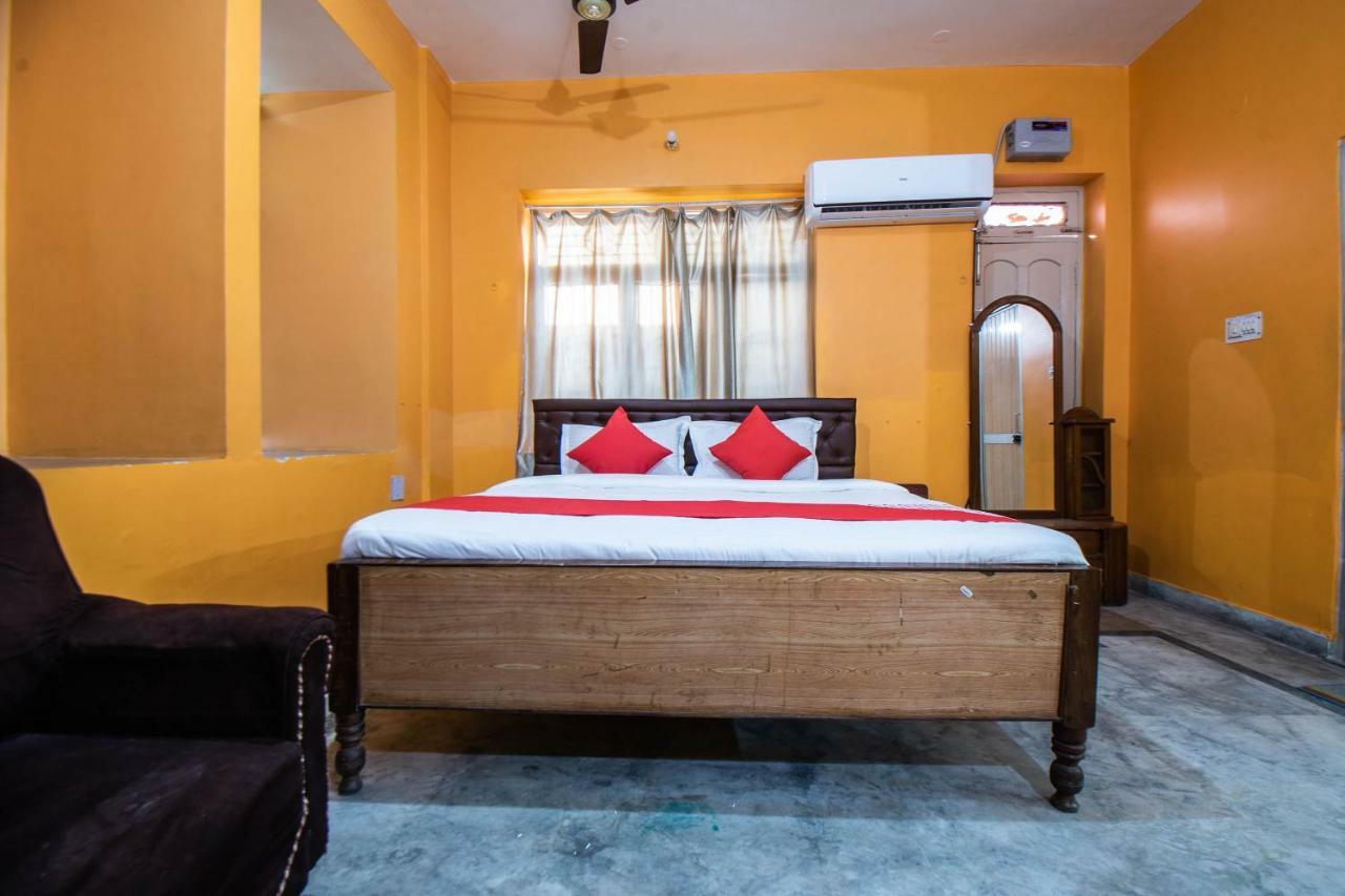 Oyo 29792 Piyush Hajipur Exterior photo