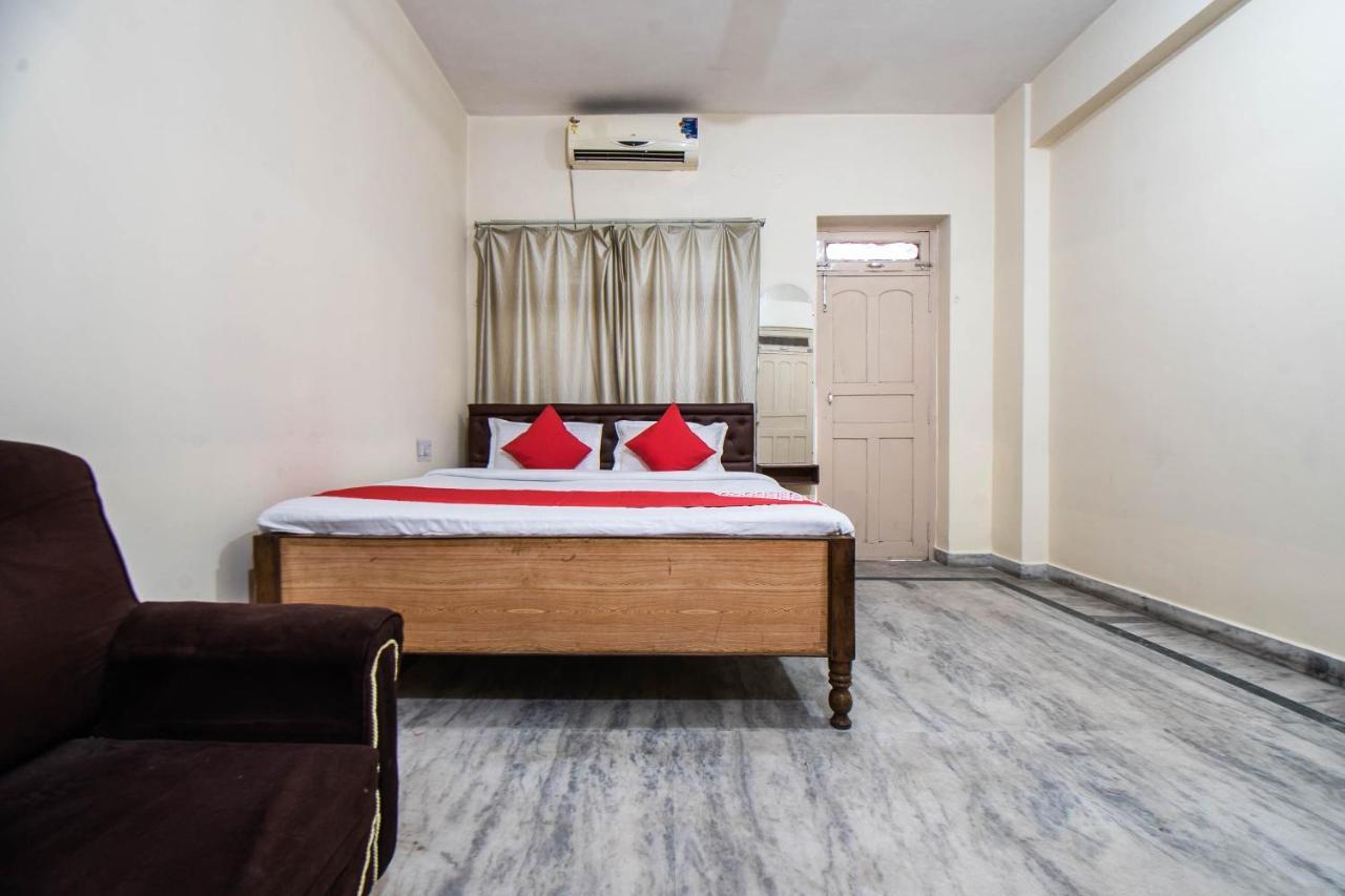Oyo 29792 Piyush Hajipur Exterior photo