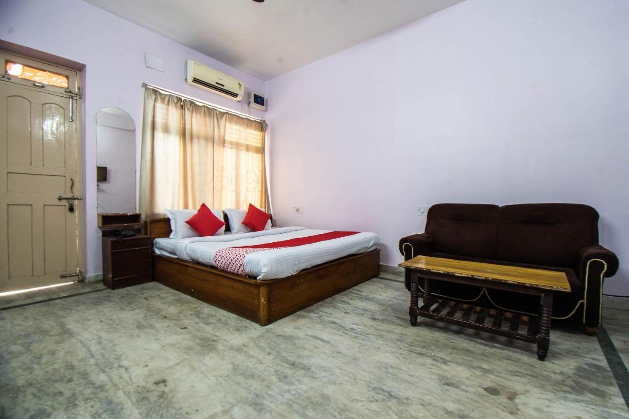 Oyo 29792 Piyush Hajipur Exterior photo